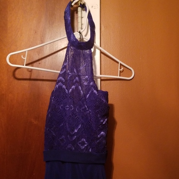 Gown - Picture 2 of 5